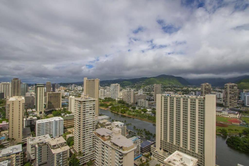 Apartamento Royal Kuhio Penthouse With Ocean View On 35th Floor *